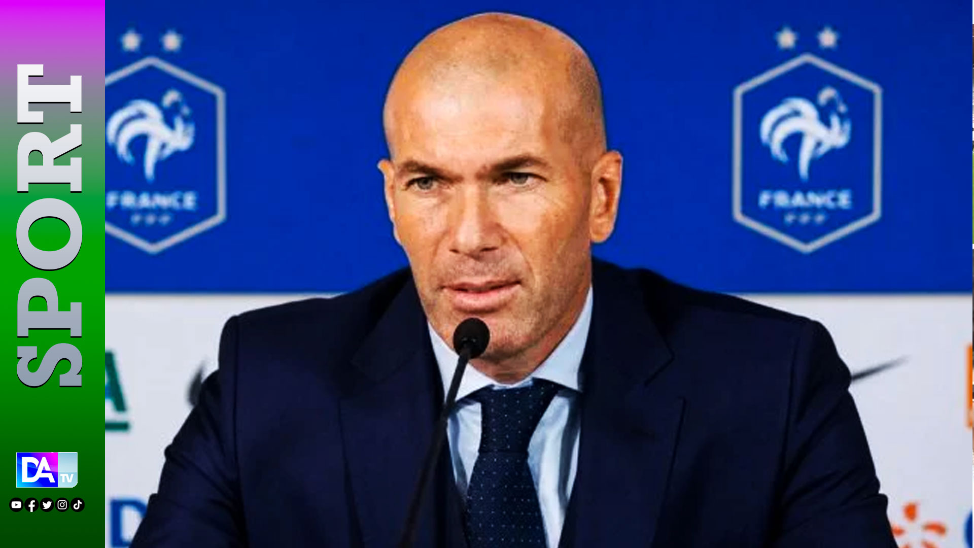 Football / Equipe de France: Zinedine Zidane nouveau sélectionneur des Bleus