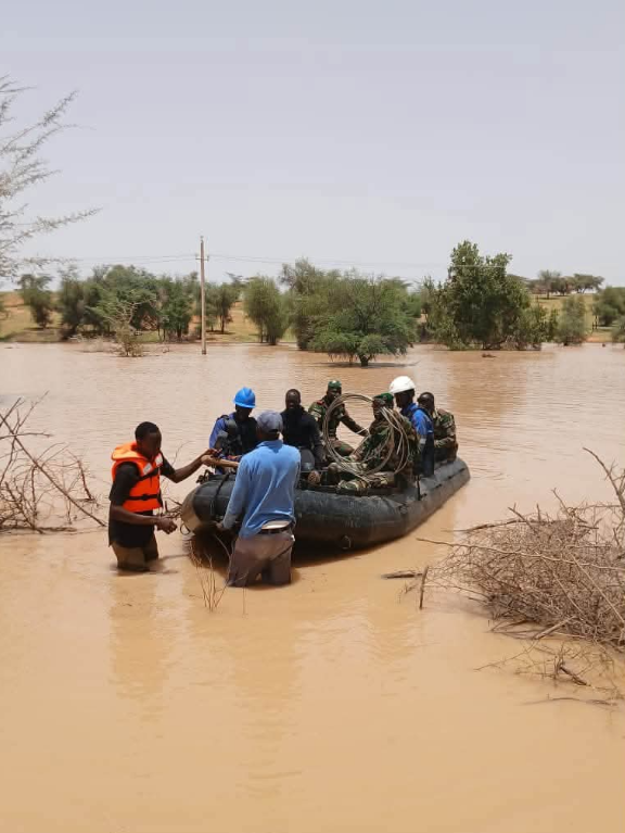 Linguère : la Base navale Nord appuie la SENELEC pour rétablir l'électricité après les fortes pluies