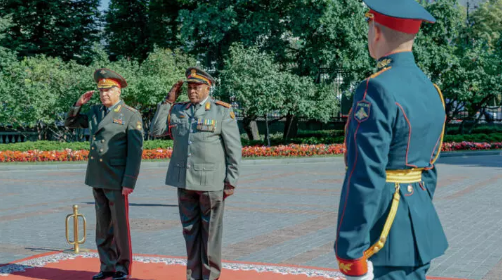 Afrique du Sud: la visite du chef de l'armée en Russie crée la controverse