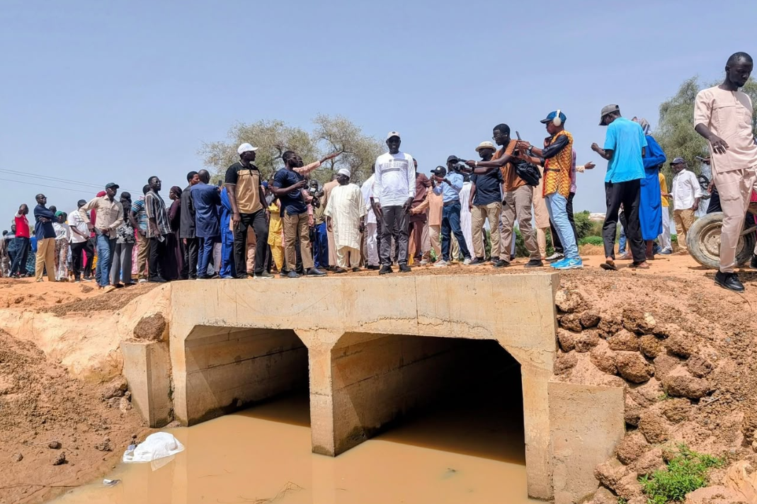 Inondations à Linguère : le ministre Idrissa Samb apporte son soutien aux sinistrés