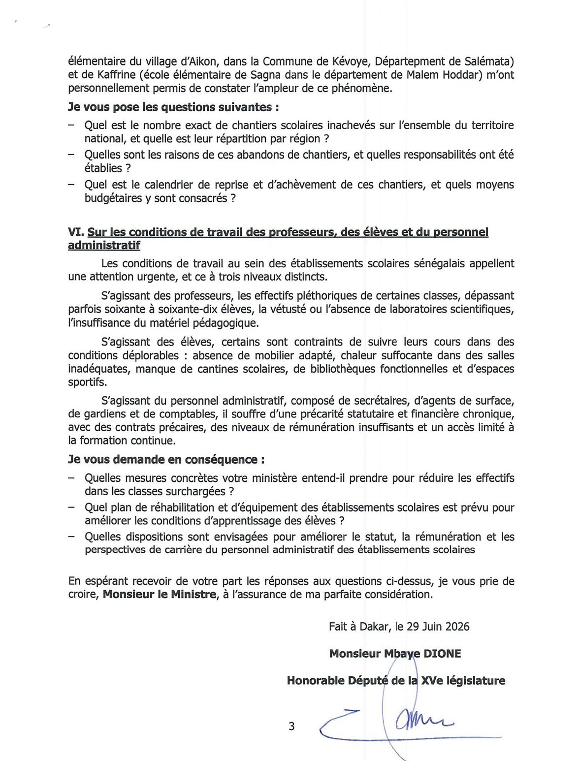 Éducation nationale : Mbaye Dione interpelle Moustapha Guirassy sur les LYNAQE, l’anglais à l’élémentaire, les chantiers scolaires inachevés, primes impayées et les classes surchargées