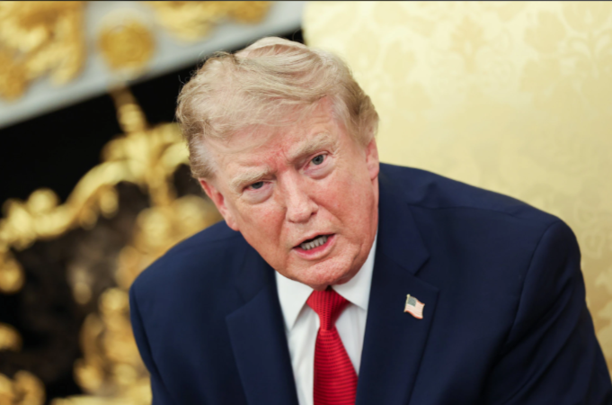 “Tais-toi!”: Trump perd son sang-froid face à une journaliste de CNN