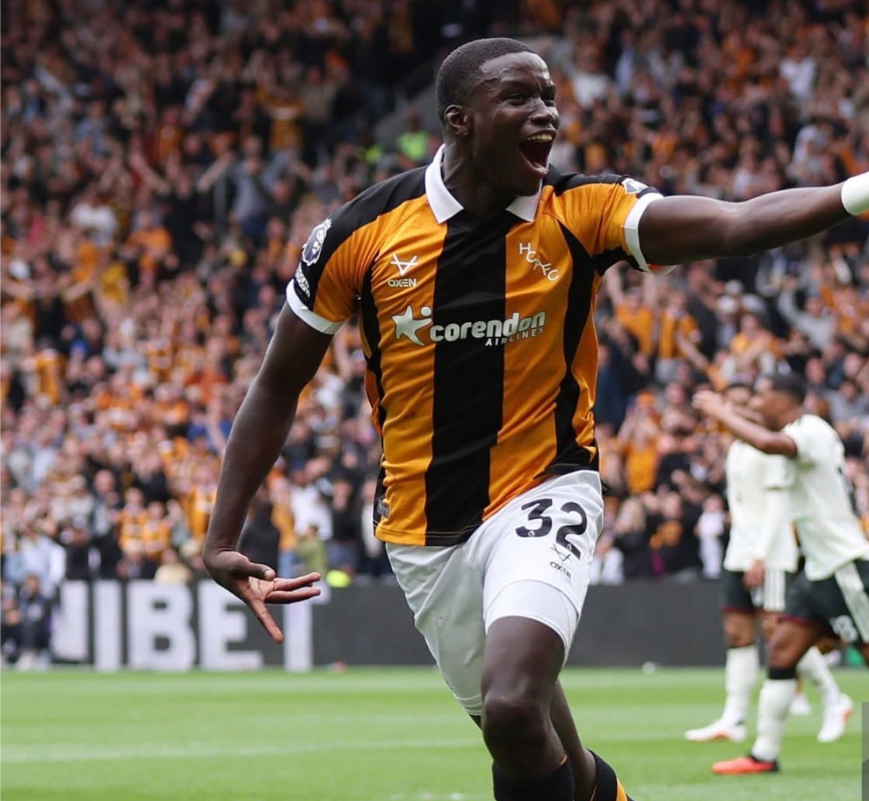 ​PREMIÈRE LEAGUE - Nobel Mendy, un baptême du feu avec Hull City et couronné par un but de la tête