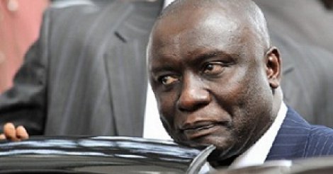 Idrissa Seck : " ce nain dont le calibre de la tête est disproportionnel au reste du corps qui se prend au sérieux " (Moise rampino)