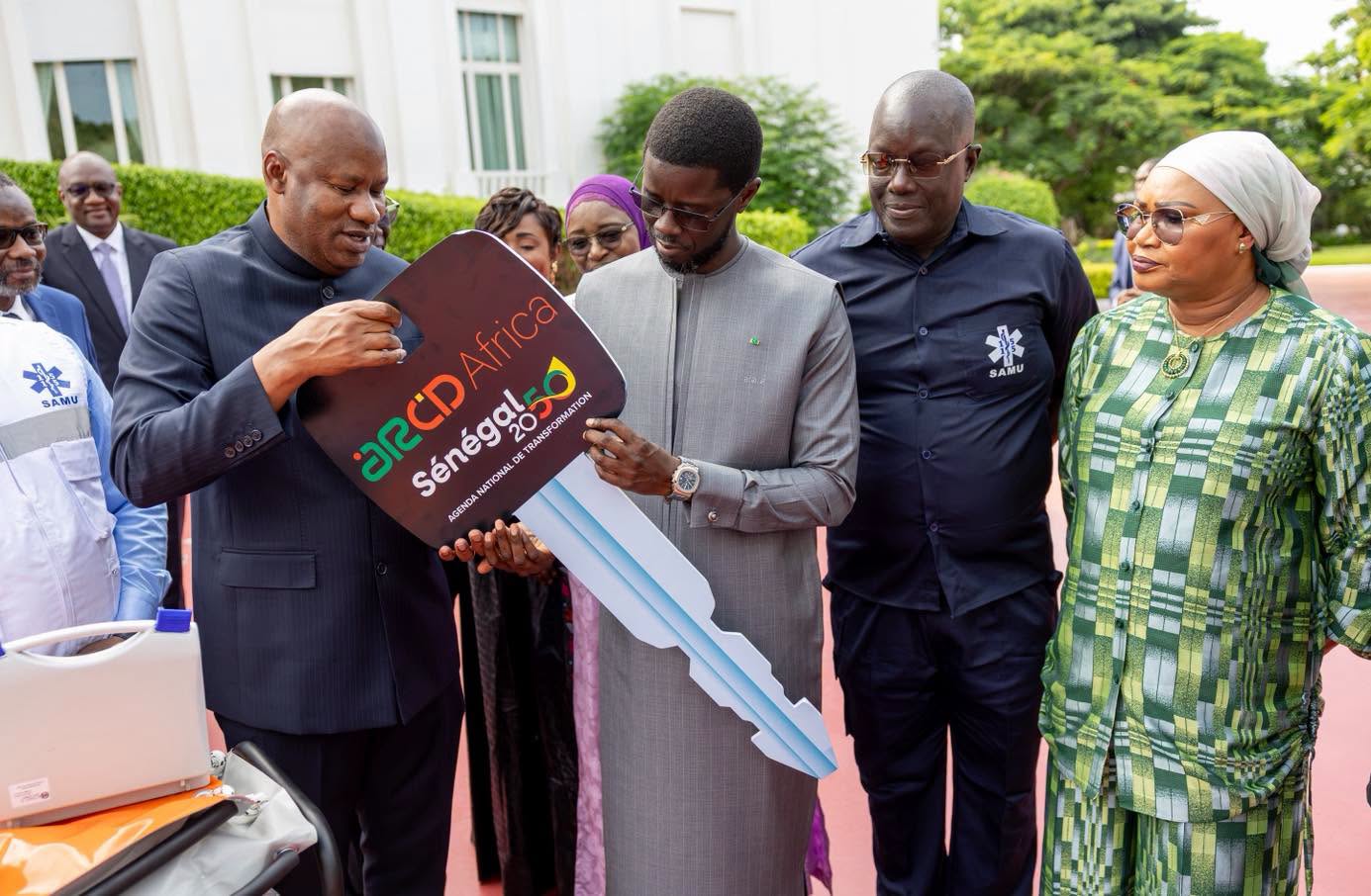 SANTÉ : 153 ambulances montées et équipées au Sénégal réceptionnées par le chef de l’État