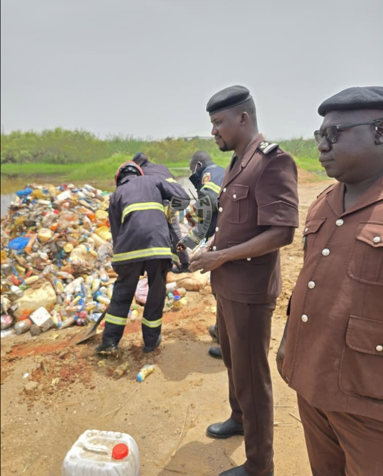 Guédiawaye : 15 tonnes de produits périmés d’une valeur de 22 millions de FCFA détruites