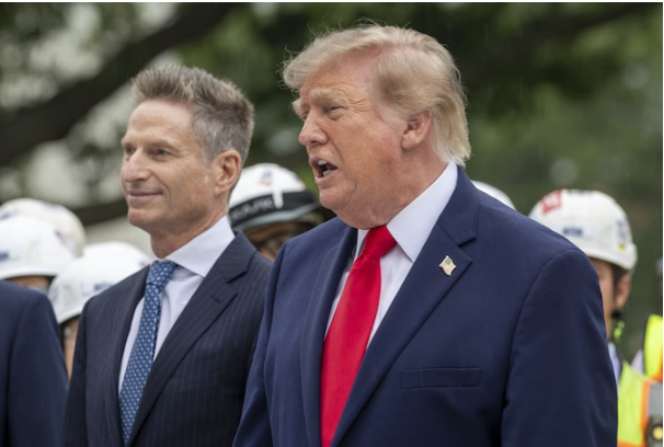 Après avoir évincé trois grands médias, la Maison-Blanche lance “Trump TV”