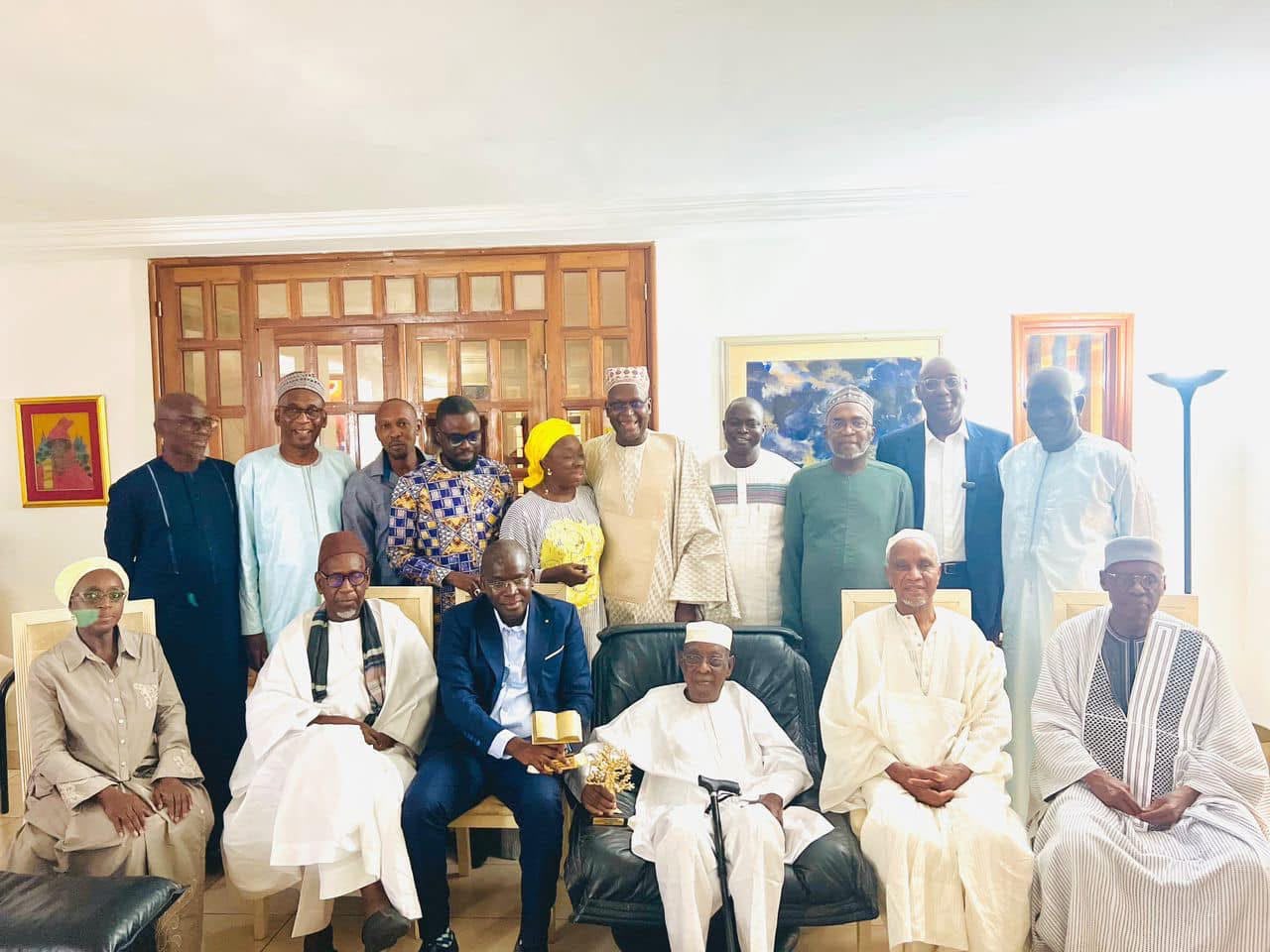 DÉCÈS DE L’ÉCRIVAIN AFRICAIN CHEIKH HAMIDOU KANE: La « confrérie des éveillés » perd une boussole.