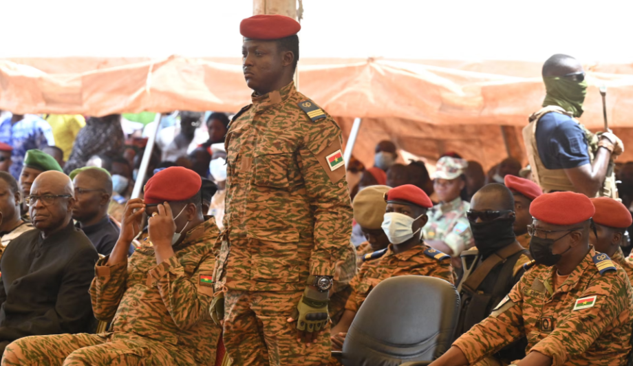 Une centaine de partisans d’un influent imam, détenus au Burkina Faso, ont été libérés