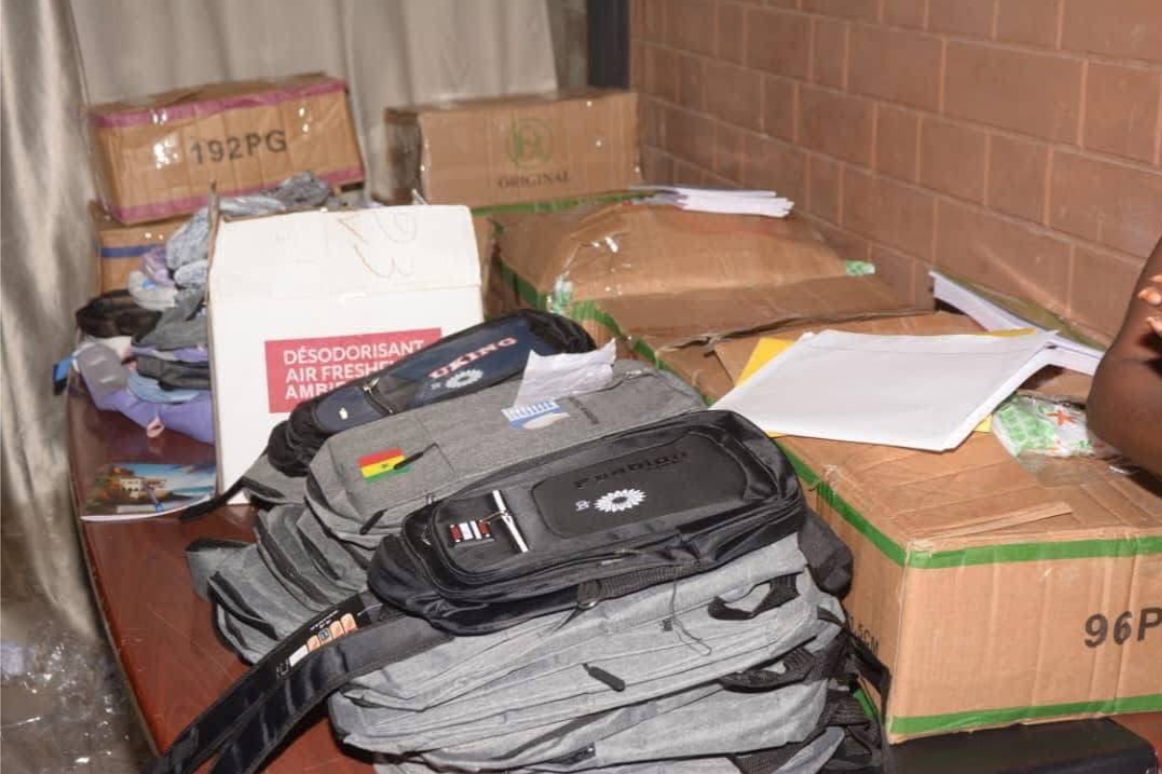 Saint-Louis : Plus de 300 élèves reçoivent des kits scolaires grâce à l'association JERS