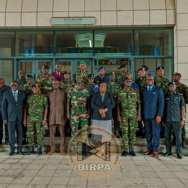 CEDEAO : le vice-amiral d’escadre Oumar Wade prend la tête du Comité des chefs d’état-major de la Défense