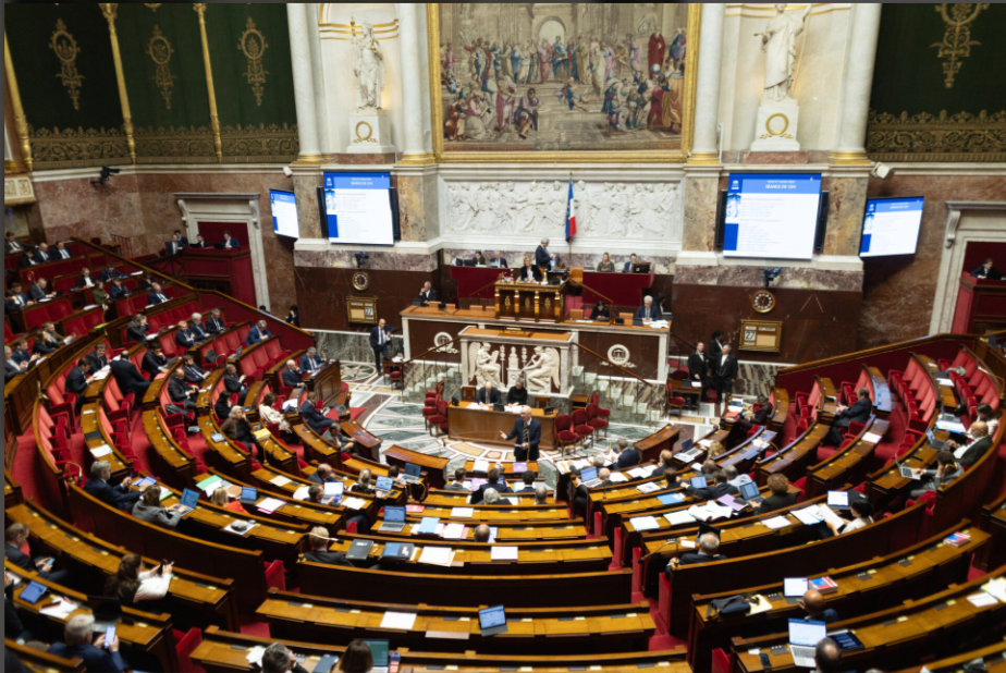 En France, le Sénat approuve l’imprescriptibilité des crimes sexuels commis sur les mineurs