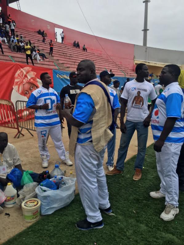 Les premières images  de Baye Mandione au stade