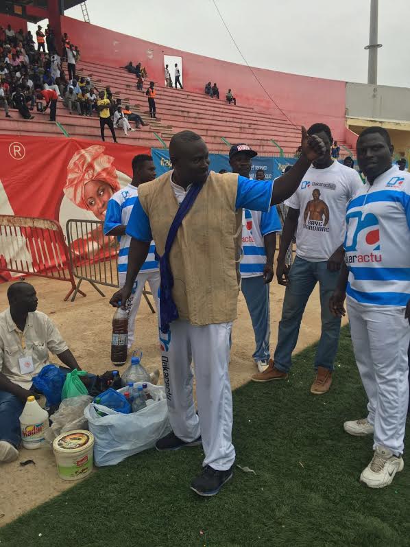 Les premières images  de Baye Mandione au stade