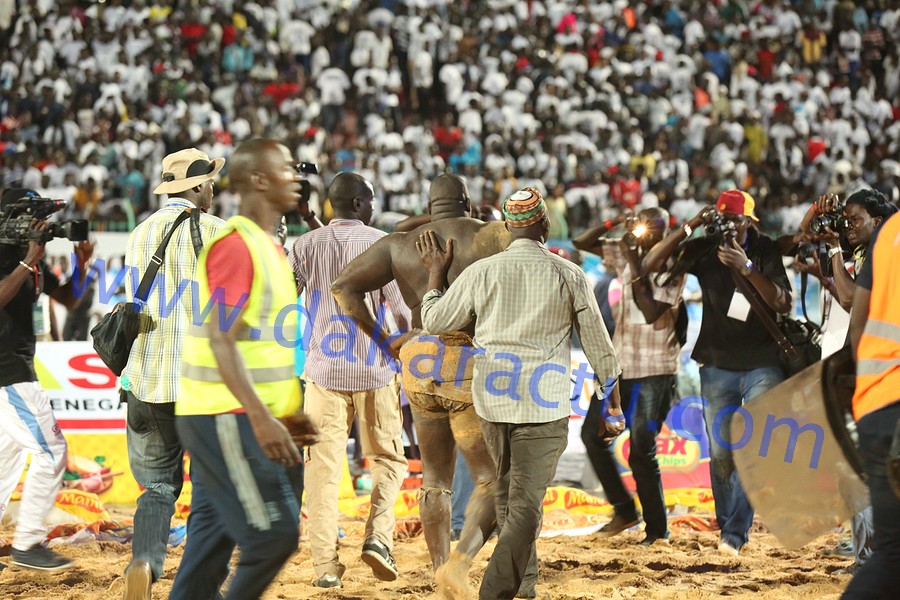 Après une riche carrière hautement attractive et d'une grande qualité technique, le Roi Yékini à la prévoyance retraite ?