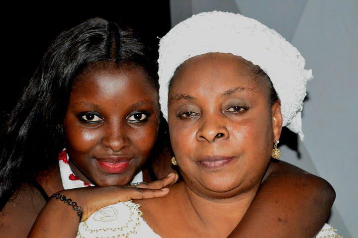Anniversaire : Abiba et sa mère nées le 31 Juillet .....