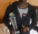 Sadio Mané pose avec son trophée de troisième meilleur joueur africain 2016