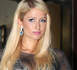 Paris Hilton déstabilisée par une paire de seins (vidéo) 
