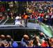 A 14 h 15 minutes, Me Abdoulaye Wade monte dans sa voiture et quitte le palais.(VIDEO)