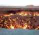 La porte de l'Enfer : un forage gazier incendié il y a 40 ans brûle toujours... (VIDEO)