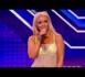 Une candidate de X Factor à moitié nue sur scène (VIDEO)