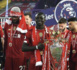 Premier League : Sadio Mané a officiellement soulevé le trophée suite à la victoire de Liverpool 5-3 sur Chelsea.