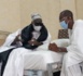 TOUBA - Abdoulaye Daouda Diallo remet au Khalife des Mourides deux titres fonciers au nom du président Macky Sall.