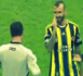 Suspension record pour Meireles après avoir craché sur l'arbitre (VIDEO)