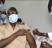 Démarrage vaccination contre la Covid-19 à Thiès : Le gouverneur et Abdou Mbow prennent leur dose.