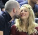 Shakira : match de basket avec son chéri très amoureux et fraîchement rasé !