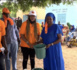 Keur Assane Ndiaye (Fandène) : La SRDI offre des kits d'hygiène aux populations et donne des assurances sur le bitumage de la route.