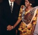 Nelson Mandela avec une petite fille d'El Hadji Oumar Foutiyou Tall, Mme Madina Sy. C'était lors de son passage à Dakar en 1991.