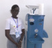 Concours national de réalisation de prototypes de lavage des mains : la lauréate, Fatou Ndiaye reçoit la somme d’un million de FCFA.