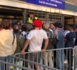 Foot/C1: des supporters attendent d'entrer au Stade de France