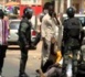 Des policiers brutalisent des militants du PDS venus accueillir le Président Wade