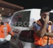 Des secouristes de Gaza fondent en larmes devant l'hôpital