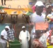 Fallou Kébé offre des bacs à ordures des, pelles, brouettes et râteaux et invite les leaders Kaolackois à se rapprocher des populations