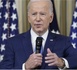 "Les Américains sont ensevelis sous une avalanche de désinformation", constate Biden