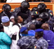 Assemblée nationale : Abdou Mbow bousculé par des députés de Pastef et évacué par le GIGN, les réseaux sociaux le sacrent « homme du 29 juin »