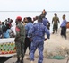 Pirogue secourue avec 106 migrants : cinq hommes déférés, un organisateur présumé recherché
