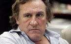 Gérard Depardieu urine devant les passagers d'un avion !