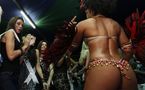 QUAND LES MISS UNIVERS DANSENT LA SAMBA ( PHOTOS )
