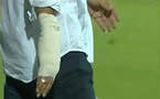 Il casse la main de son entraîneur en plein match (vidéo)