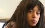 A 5 ans, elle prend des photos hot de sa maman (vidéo)