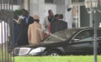 Les images de l'arrivée de Abdou Diouf à l'aéroport international Léopold Sédar Senghor ce matin