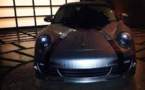 Le label de Rihanna lui offre une superbe Porsche 