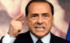 Berlusconi : "Je suis là, je reste là"