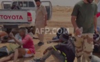 A bout de force, des migrants africains errent dans le désert entre Tunisie et Libye