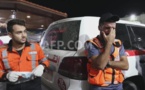 Des secouristes de Gaza fondent en larmes devant l'hôpital