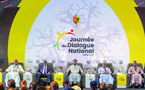  Au Palais, on dialogue. Dehors, on attend 